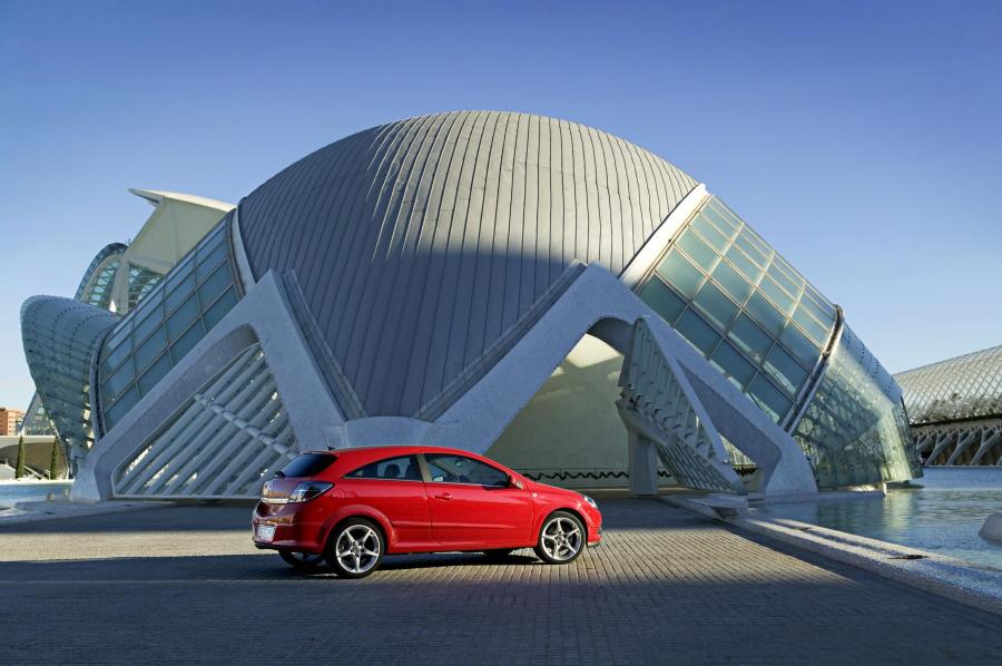  Opel Astra GTC 2005 года  (фото 21 из 212)